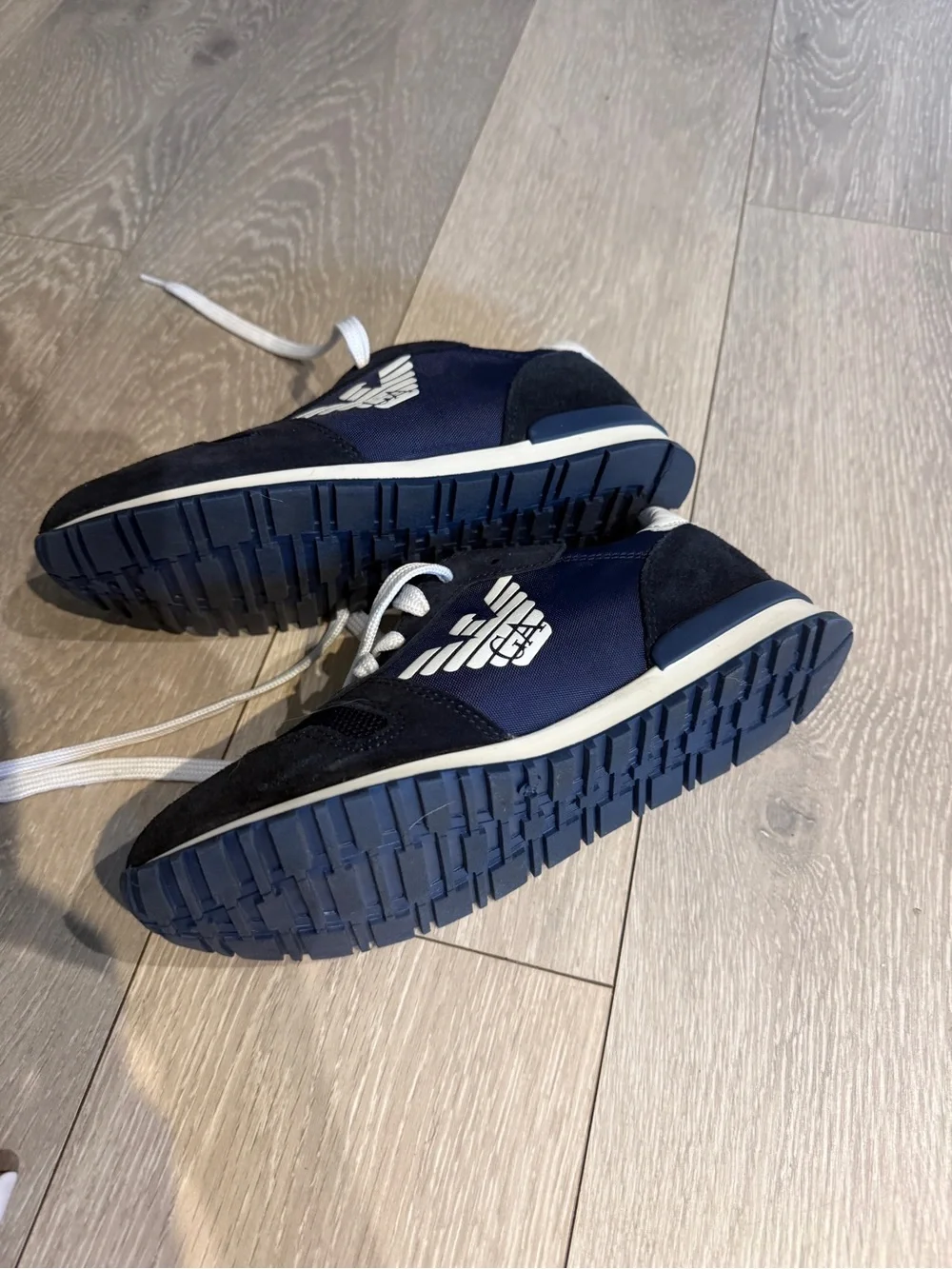 Emporio Armani Junior Navy and White Low-Top Sneaker suede and techno fabric